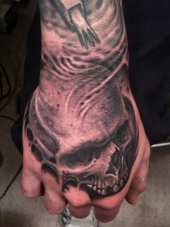 Bob Tyrrell - Skull on hand